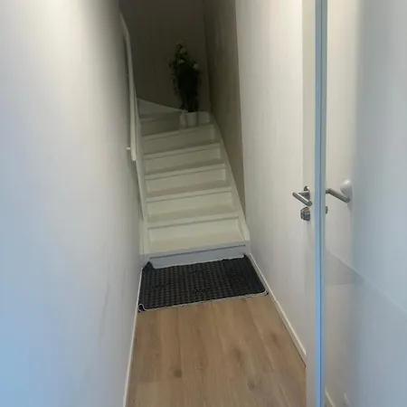 홈스테이 Cozy In Lutvann 2 *